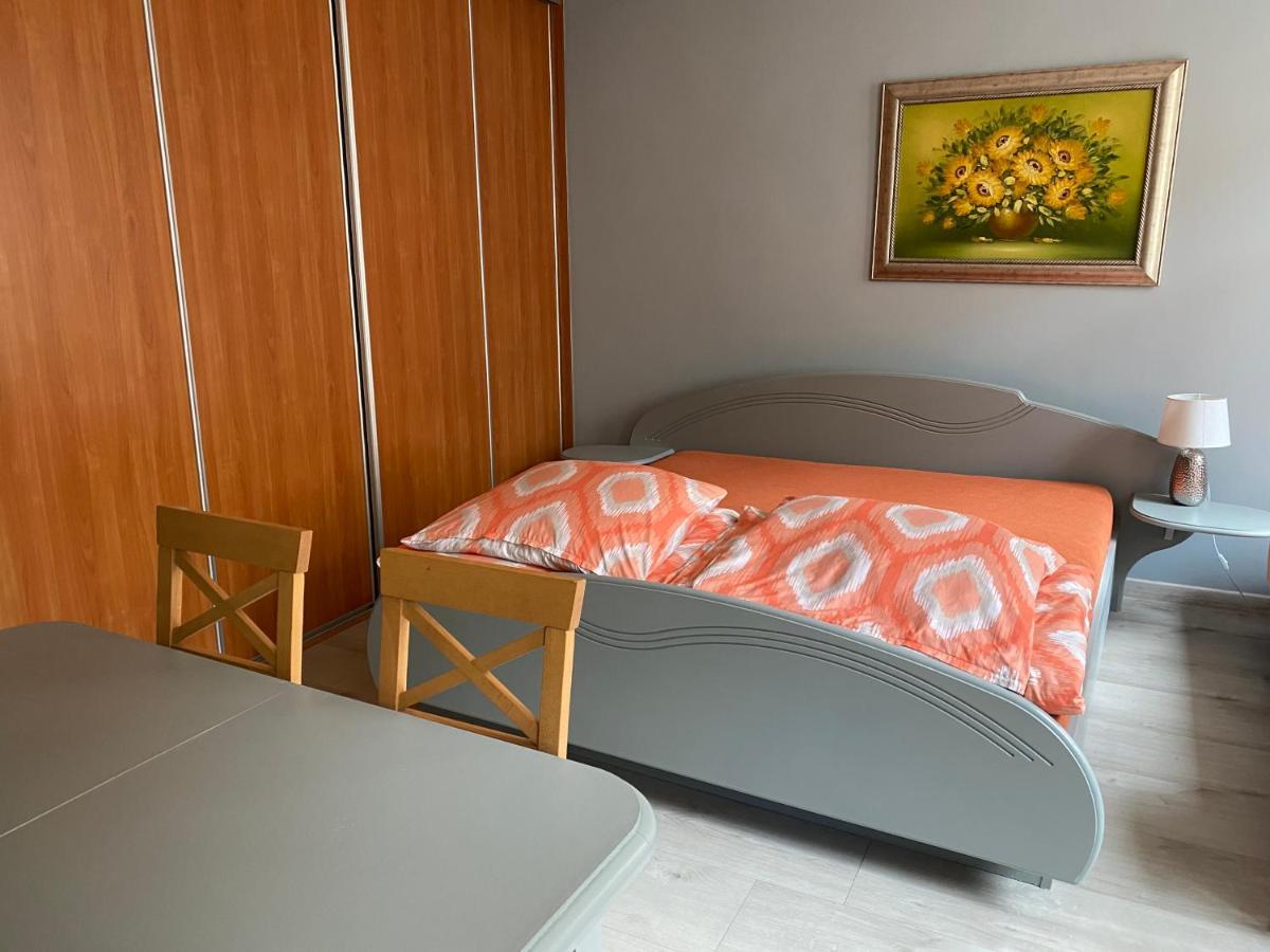 Kawalerka Fredry 3/14 Appartement Poznań Buitenkant foto