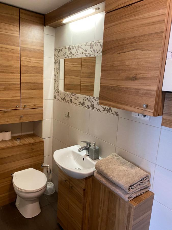 Kawalerka Fredry 3/14 Appartement Poznań Buitenkant foto